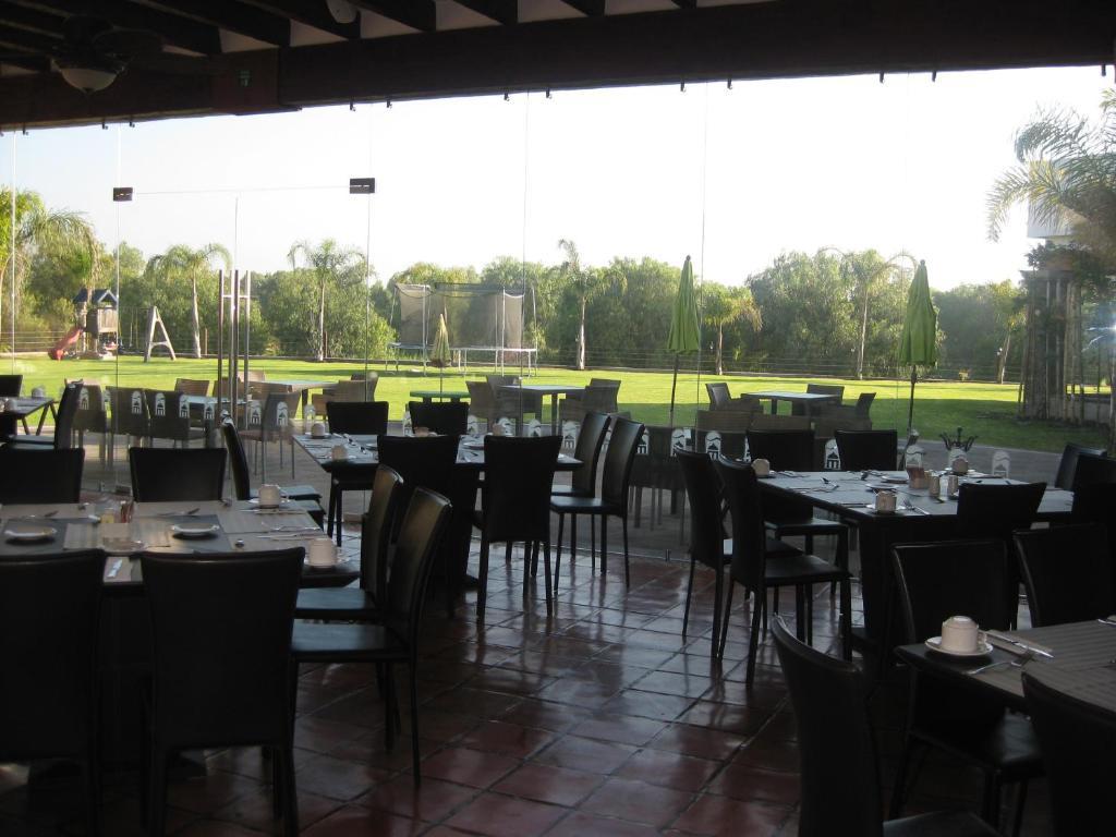 Hotel Villa Mexicana Golf & Equestrian Resort El Pueblito  Zewnętrze zdjęcie