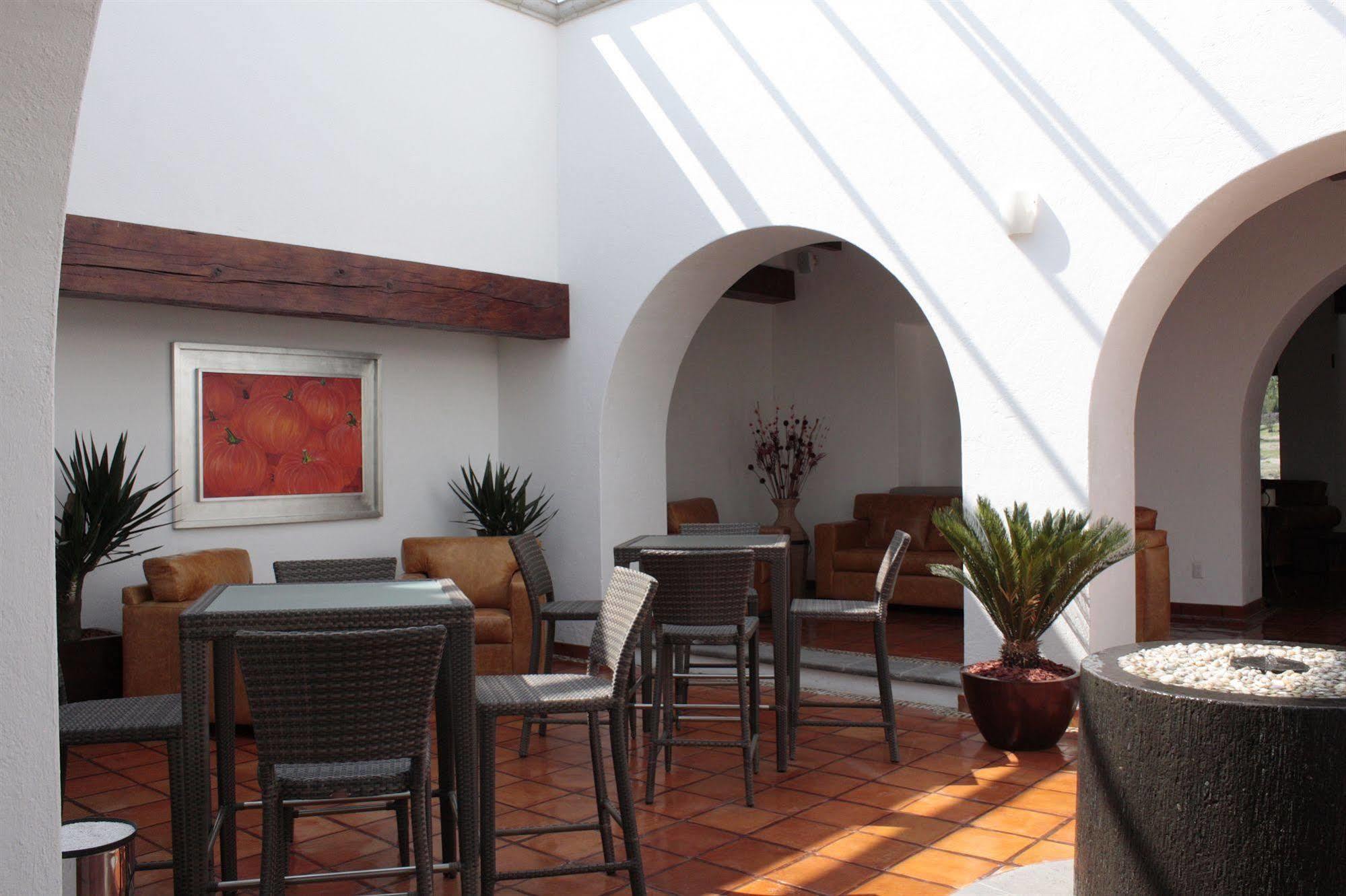 Hotel Villa Mexicana Golf & Equestrian Resort El Pueblito  Zewnętrze zdjęcie